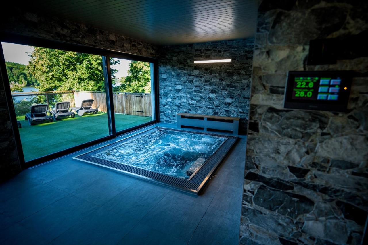 Hotel Kras Jedovnice Bagian luar foto
