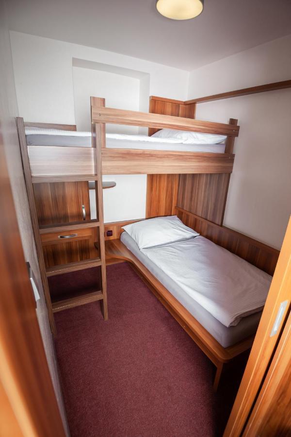 Hotel Kras Jedovnice Bagian luar foto