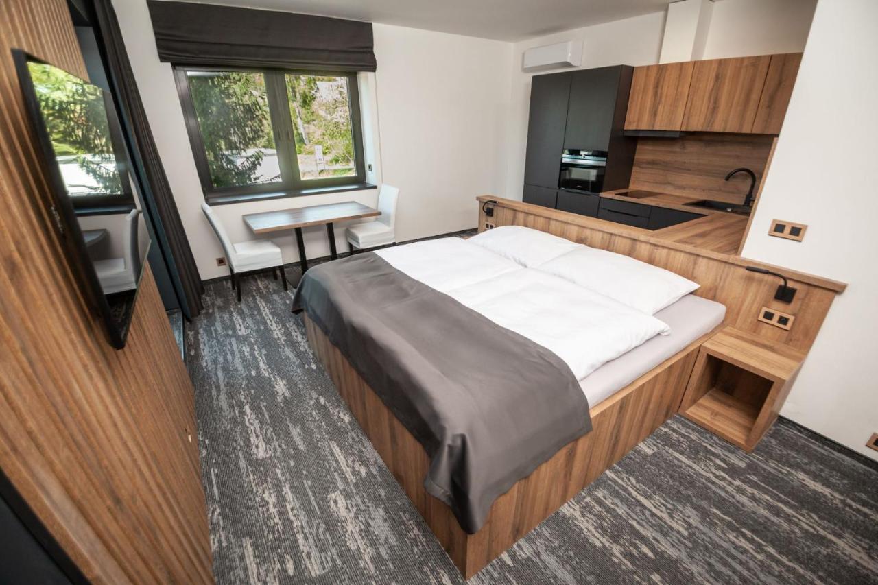 Hotel Kras Jedovnice Bagian luar foto