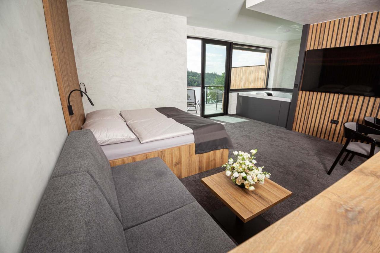 Hotel Kras Jedovnice Bagian luar foto