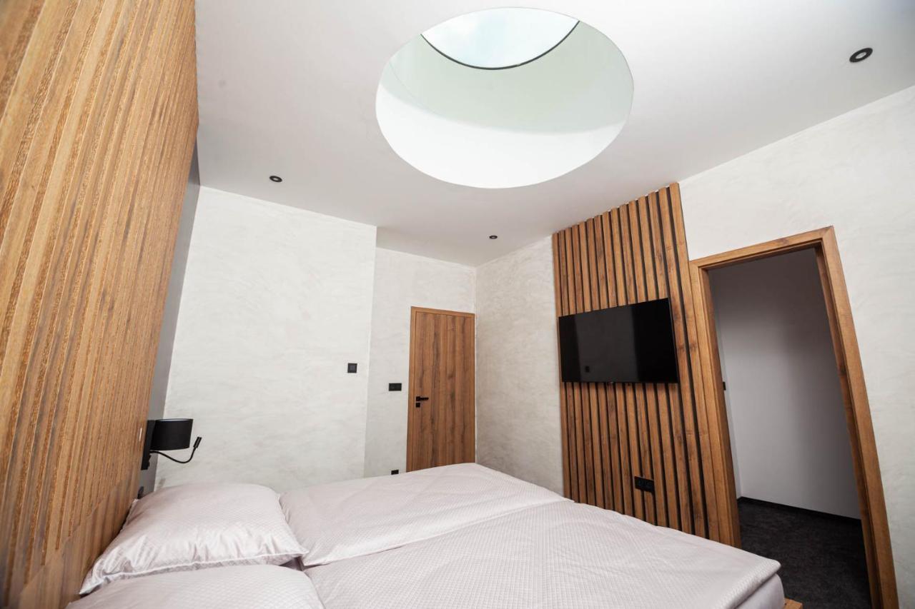 Hotel Kras Jedovnice Bagian luar foto