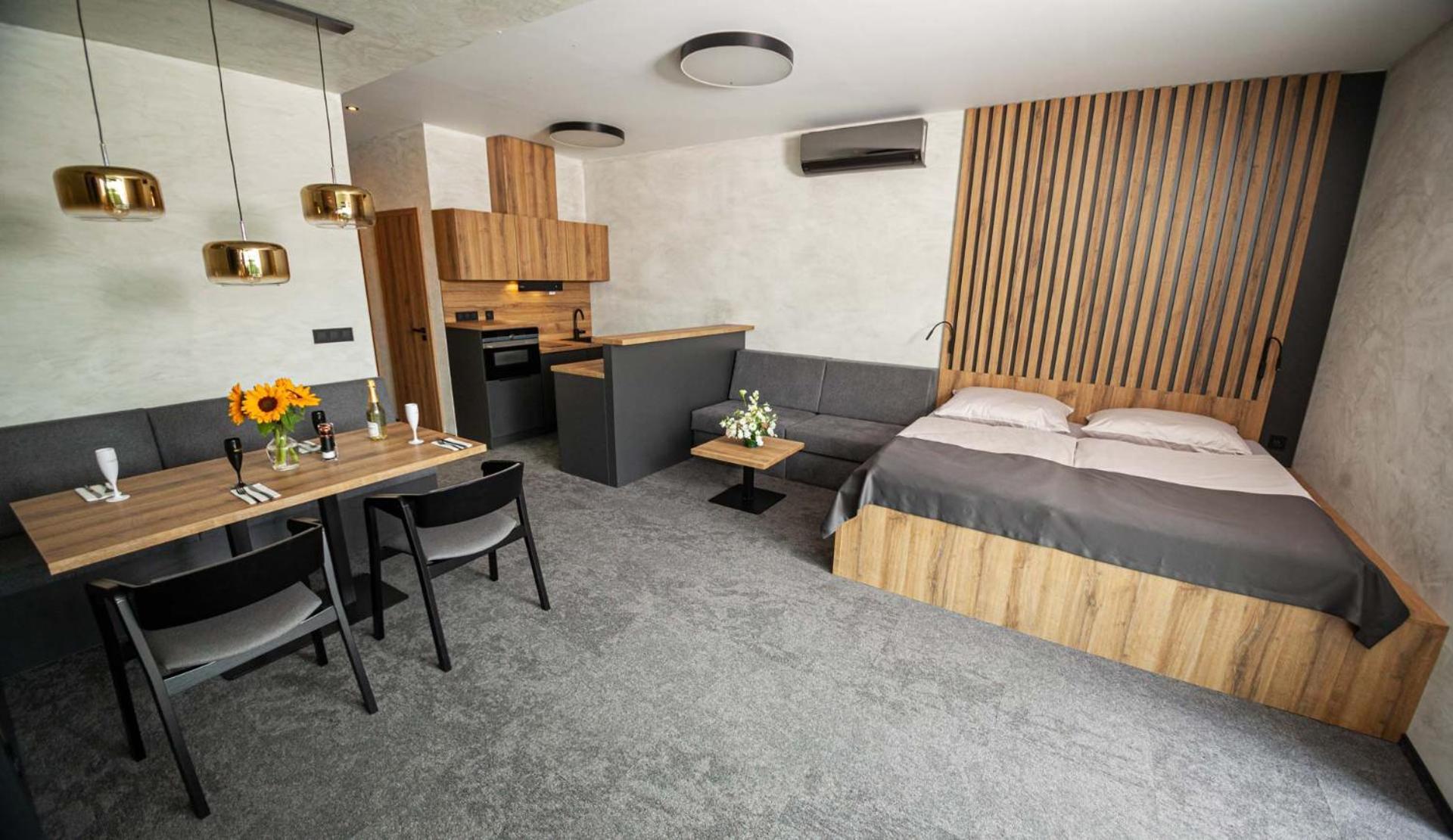 Hotel Kras Jedovnice Bagian luar foto