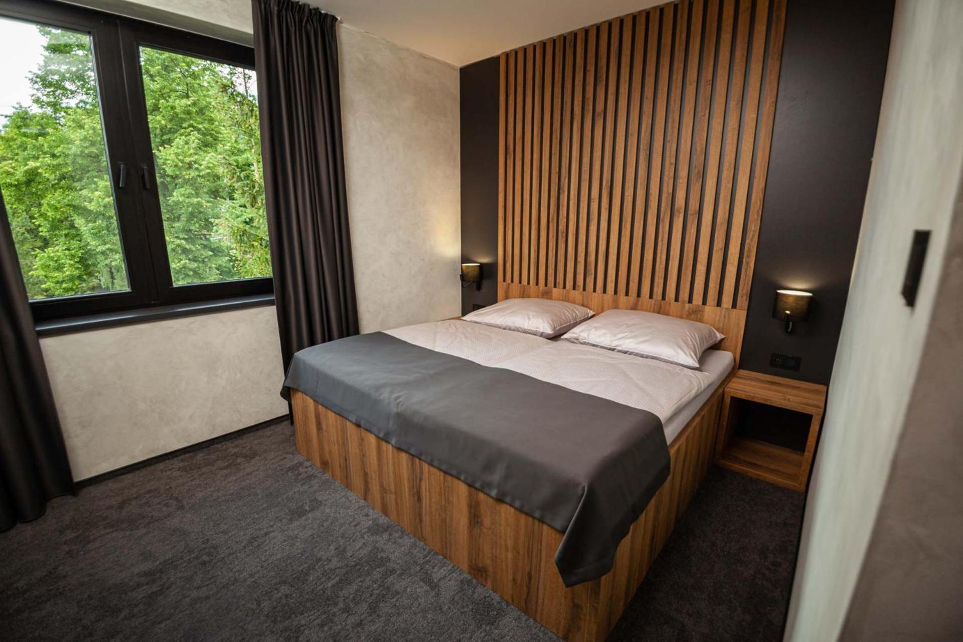 Hotel Kras Jedovnice Bagian luar foto