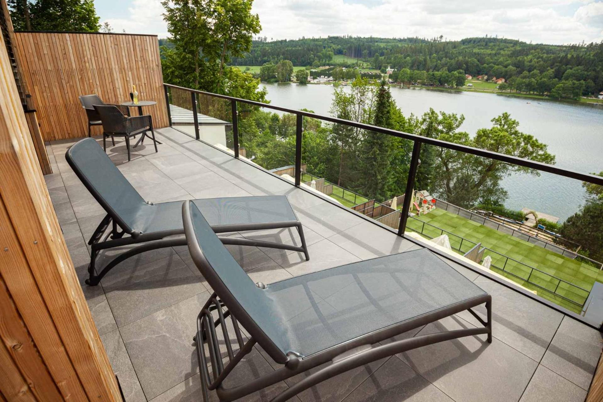 Hotel Kras Jedovnice Bagian luar foto