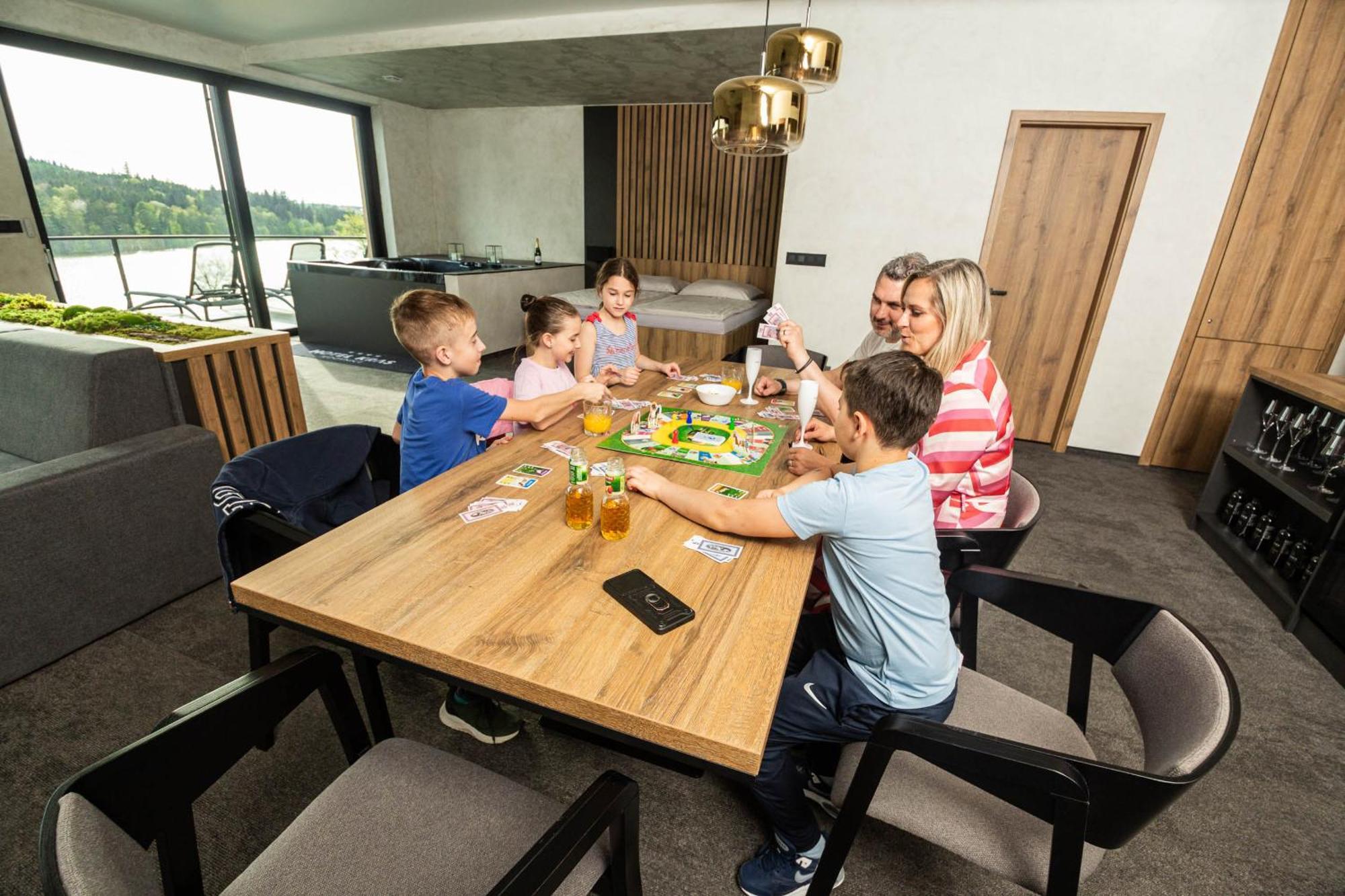Hotel Kras Jedovnice Bagian luar foto