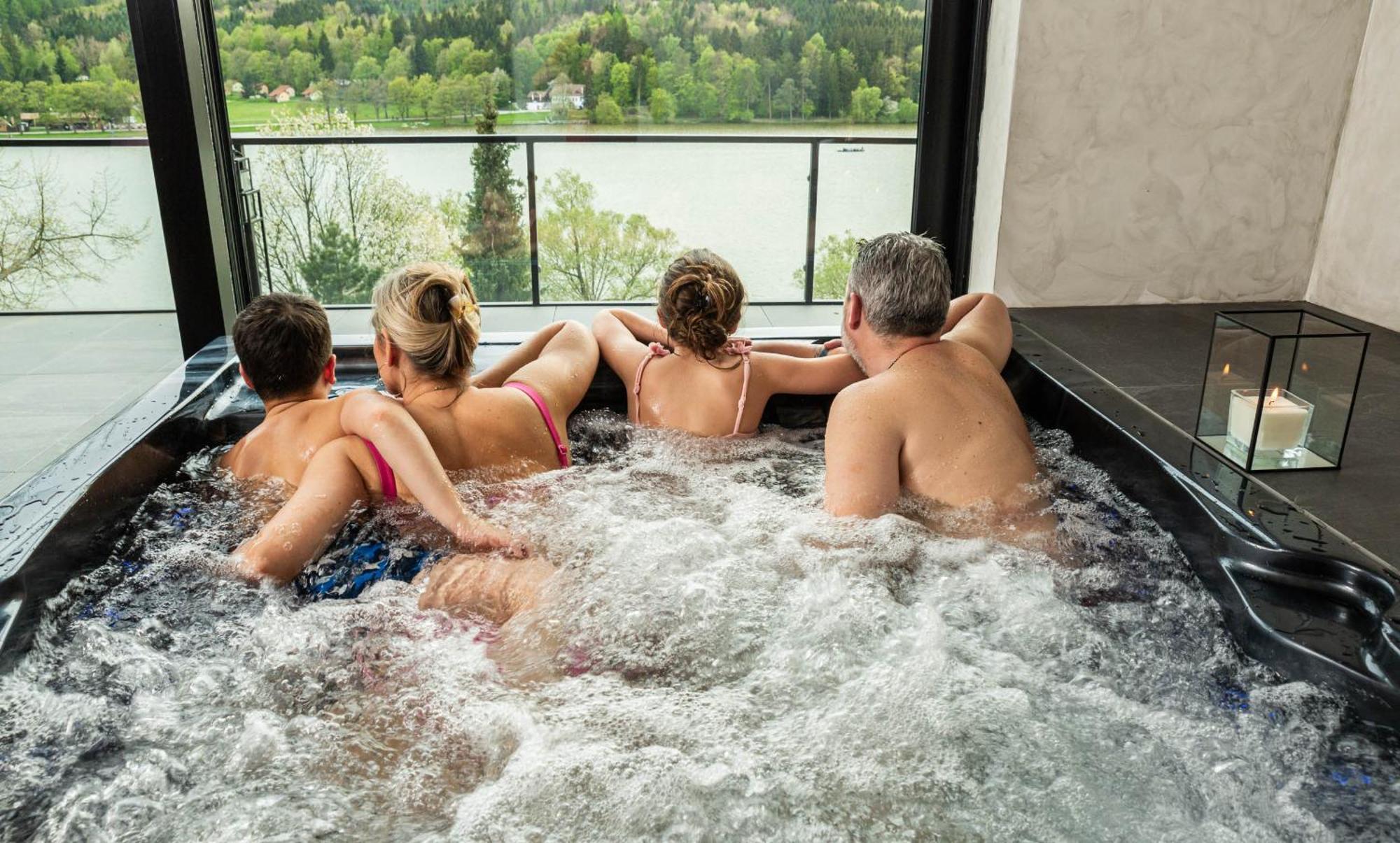 Hotel Kras Jedovnice Bagian luar foto