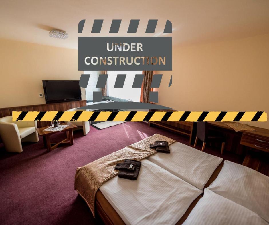 Hotel Kras Jedovnice Bagian luar foto