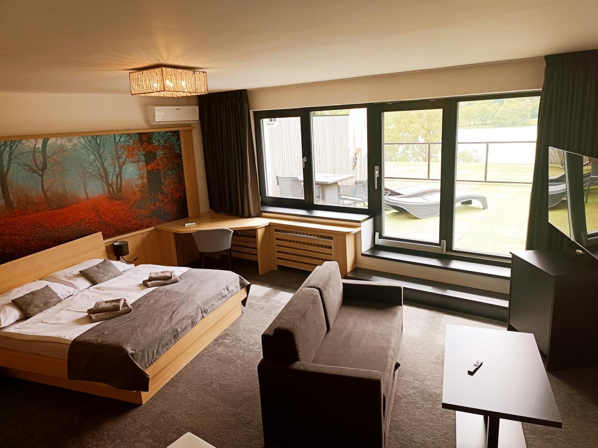 Hotel Kras Jedovnice Bagian luar foto