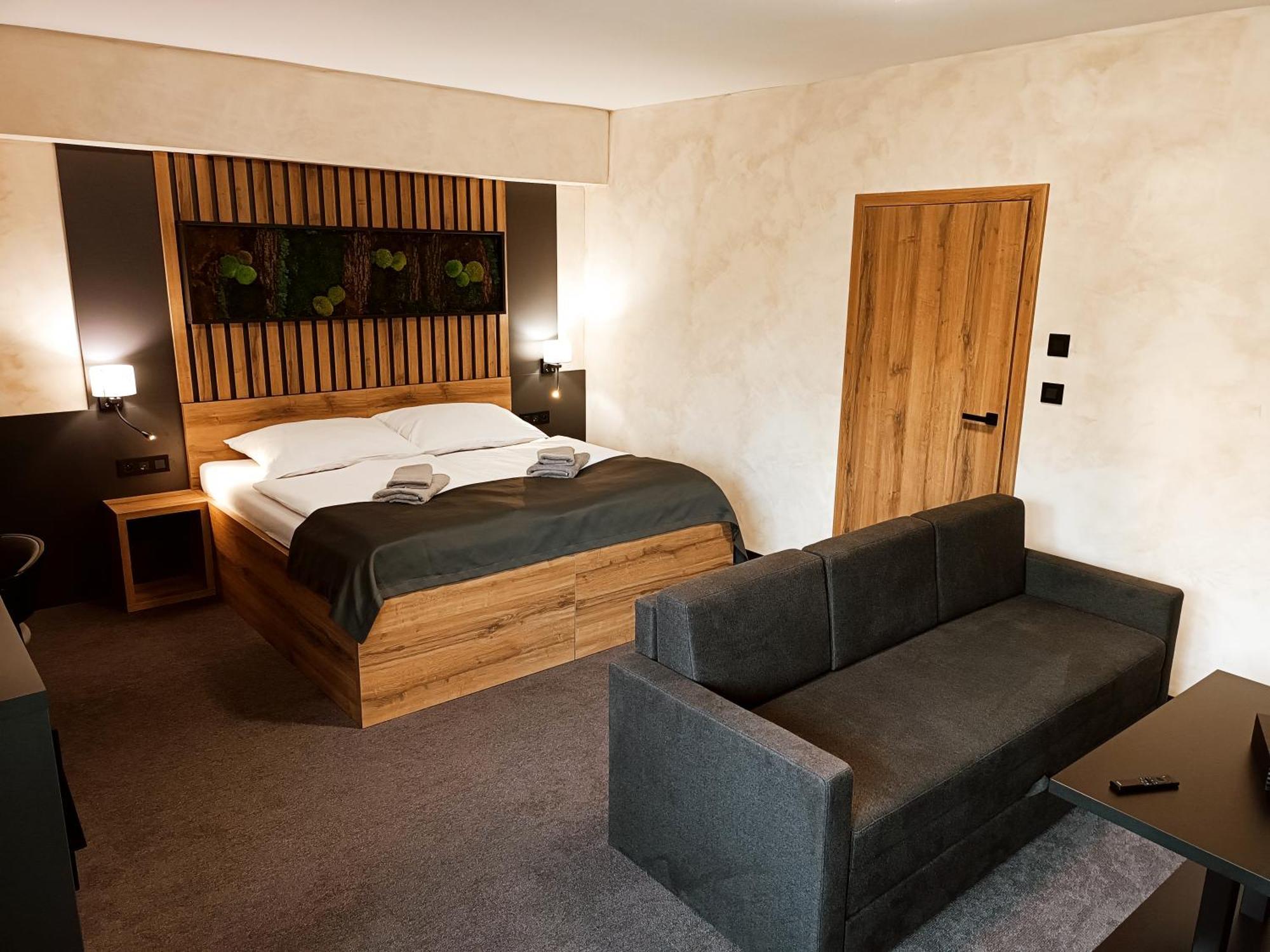 Hotel Kras Jedovnice Bagian luar foto