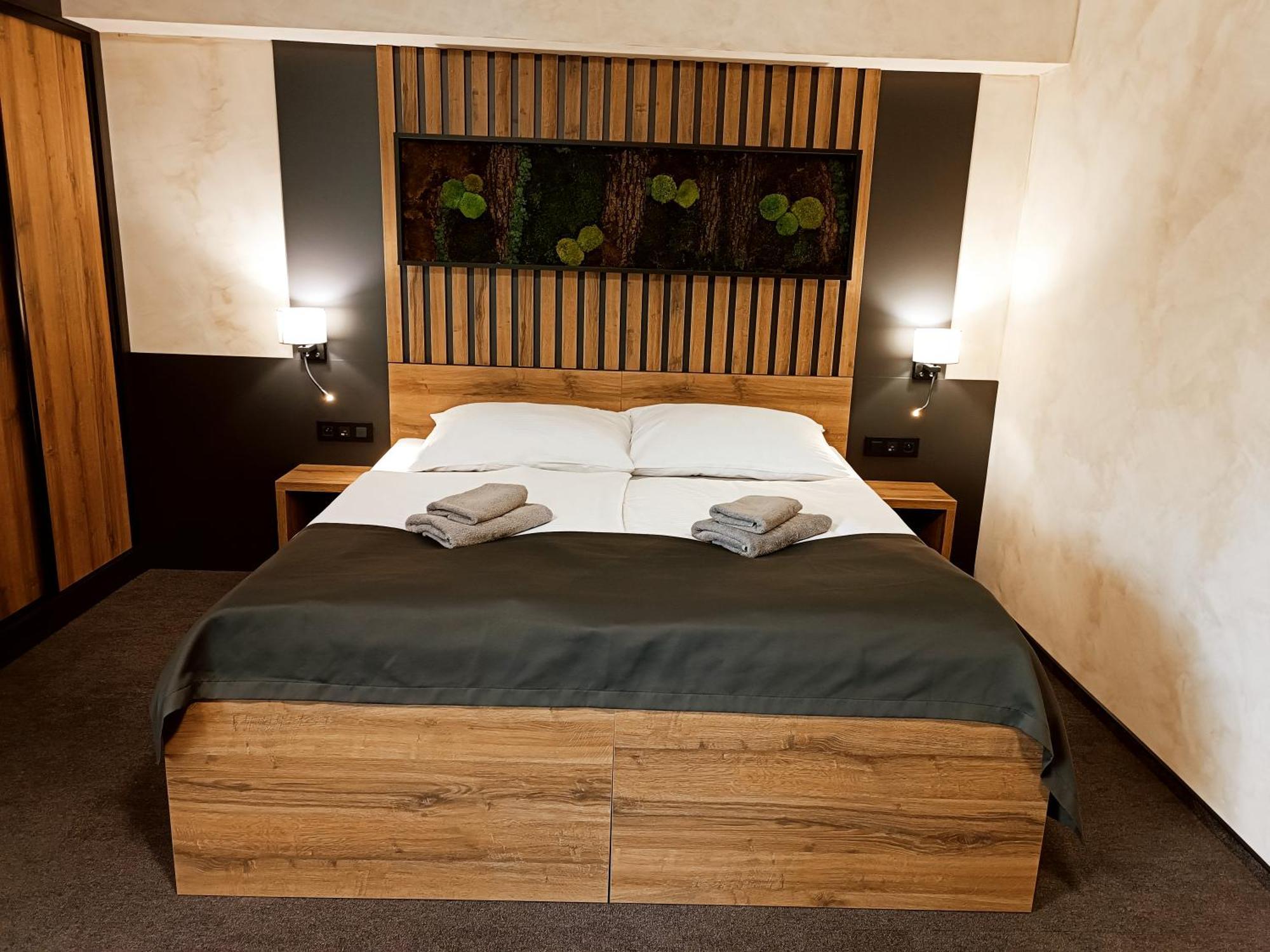 Hotel Kras Jedovnice Bagian luar foto