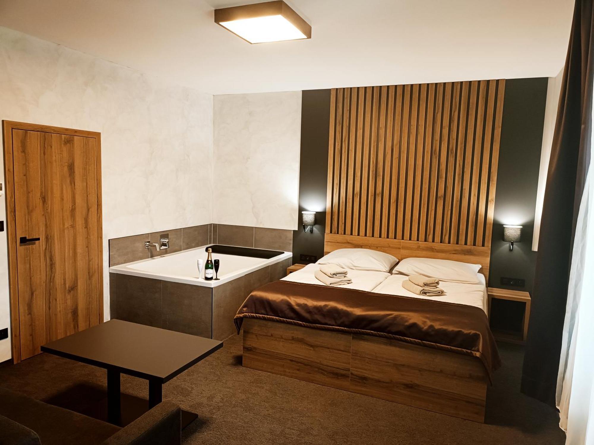 Hotel Kras Jedovnice Bagian luar foto